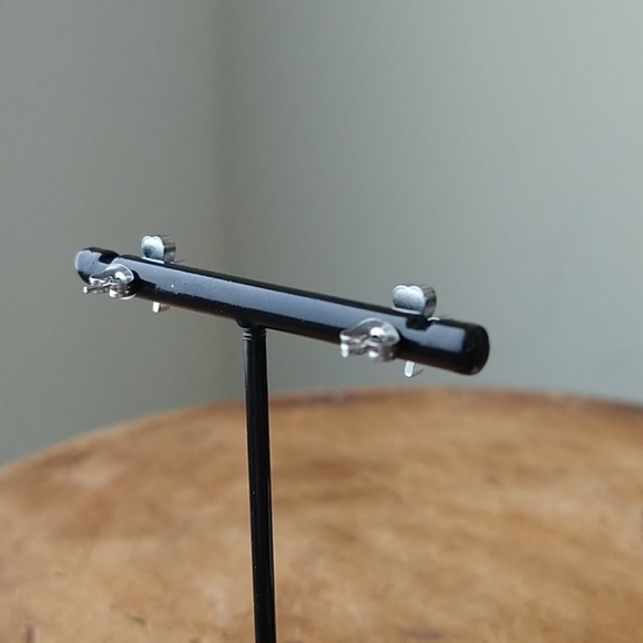 White Rhodium Clover Leaf earrings - Picture 3 of 4